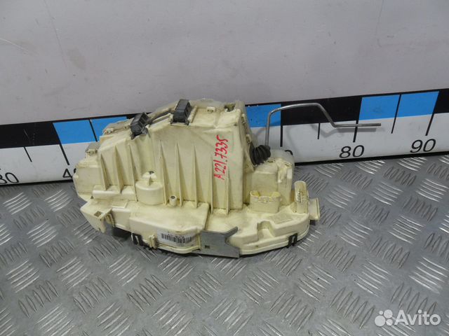 Б/У Замок двери задней левой Mercedes W221 #003