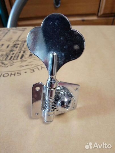 Колок для басс гитары