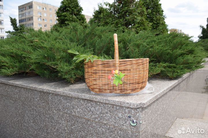 Корзинка плетёная (лукошко)
