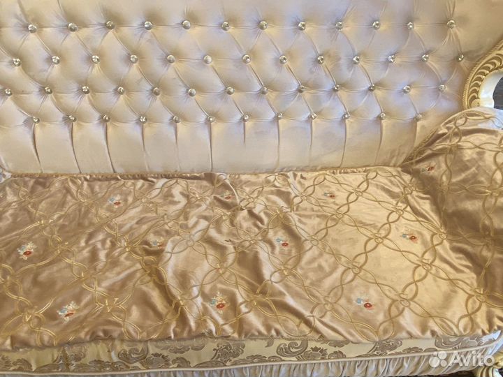 Чехлы на диван и 2 кресла и на стулья