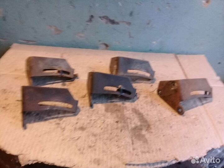 Кронштейн генератора верхний Ваз 2113