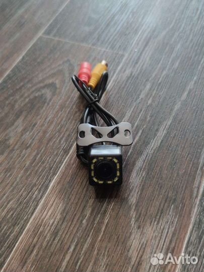 Камера заднего вида универсальная