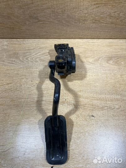 Педаль газа Volkswagen Sharan 300937