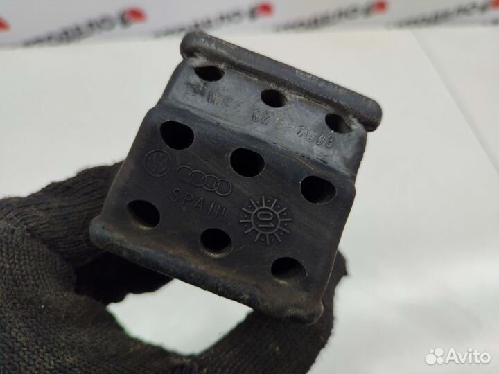 Подушка МКПП Volkswagen Golf MK4 1999 г.в