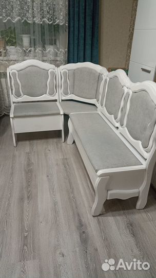 Продам кухонный уголок и стулья