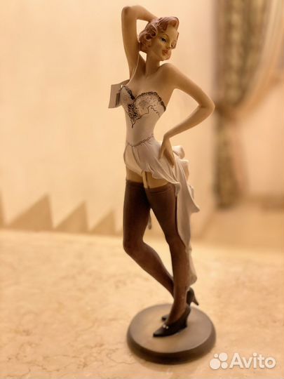 Фарфоровые статуэтки