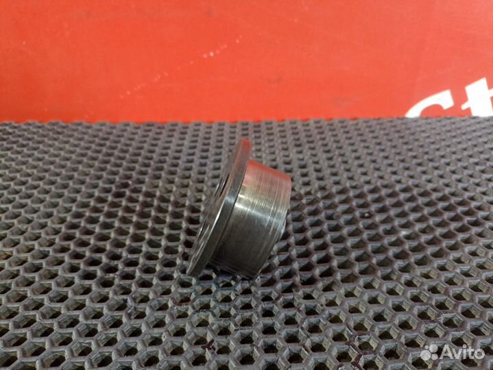 Ось промежуточной шестерни