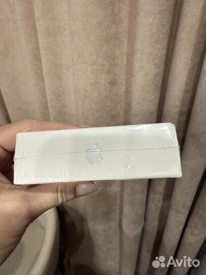 Беспроводные наушники apple airpods