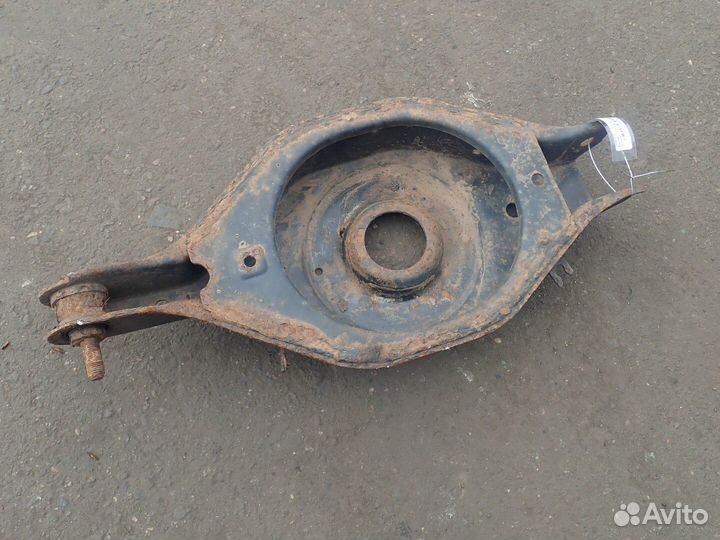 Рычаг подвески Nissan Armada, 2005