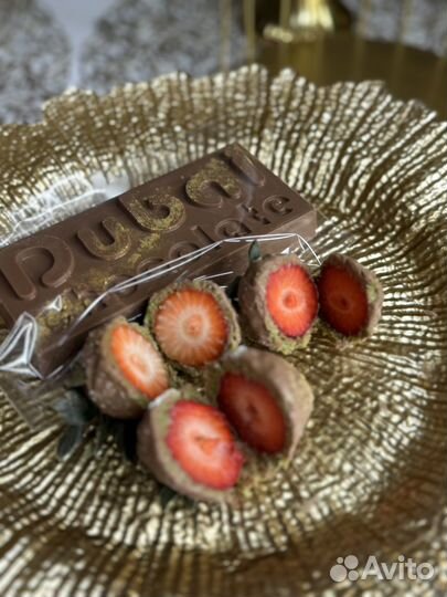 Клубника в Дубайском шоколаде