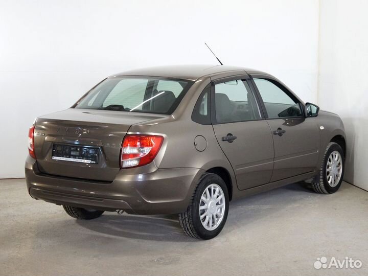 LADA Granta 1.6 МТ, 2018, 100 000 км