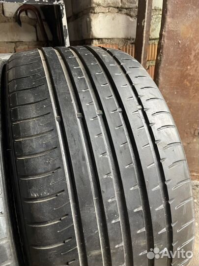 Accelera PHI 2 245/40 R20 и 275/35 R20