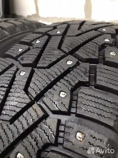 Pirelli Ice Zero 215/65 R17