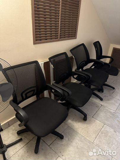 Офисное кресло