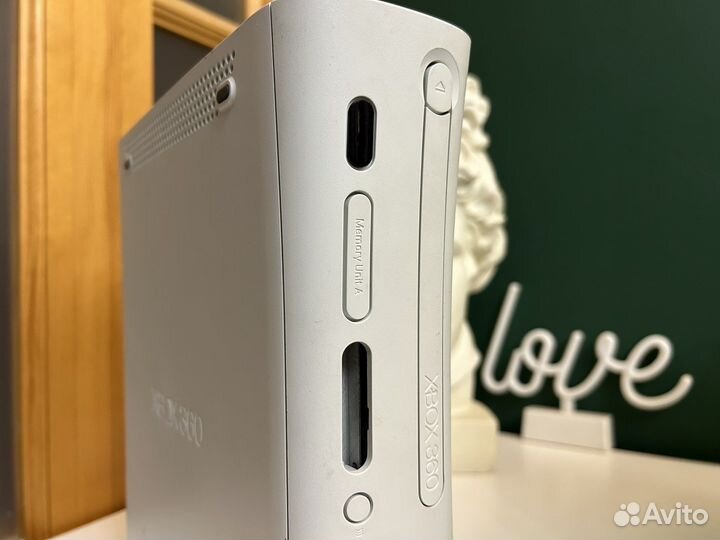 Xbox 360 + 30 игр + мега комплект