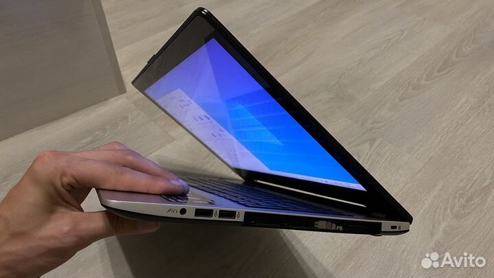 Ноутбук asus