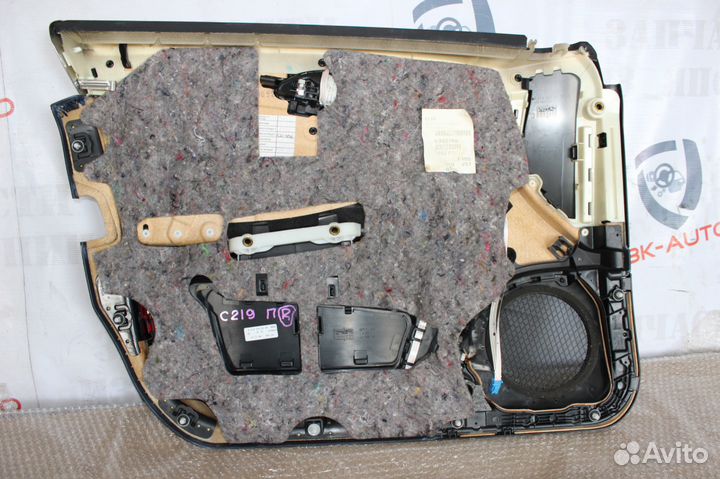 Обшивка передней двери Mercedes CLS-Class C219