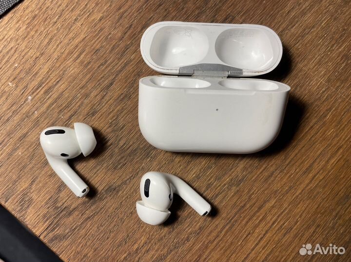 Apple airpods pro первое поколение