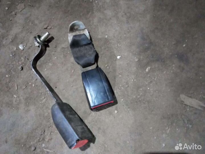 Автомобильные защёлки ремней