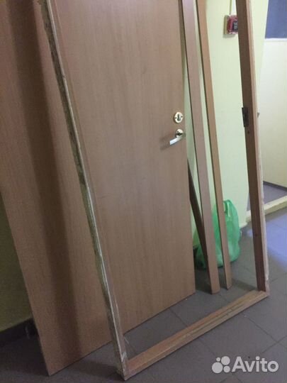 Дверь входная деревянная б/у