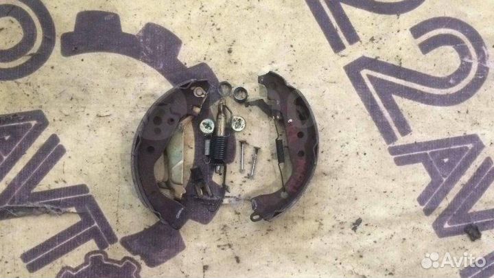 Механизм стояночного тормоза задний правый Toyota