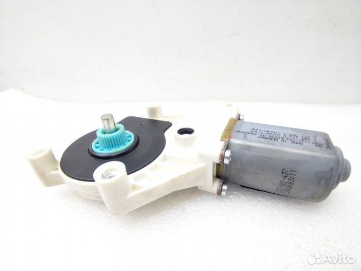 Моторчик стеклоподъемника задний правый Bmw