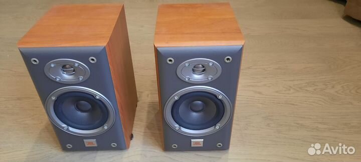 Колонки JBL E20