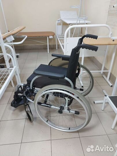 Кресло-коляска для инвалидов 