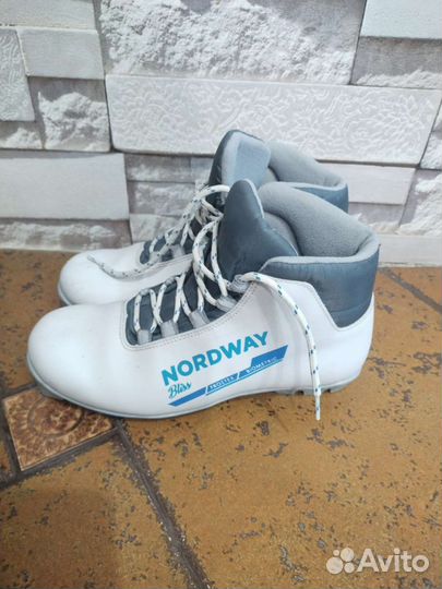 Лыжные ботинки классические