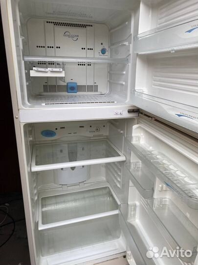 Холодильник sharp