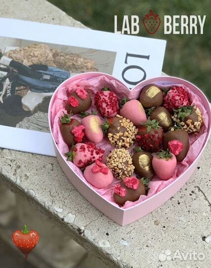 Клубника в шоколаде, букеты из клубники