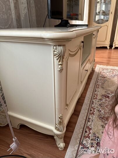 Тумба под тв белая