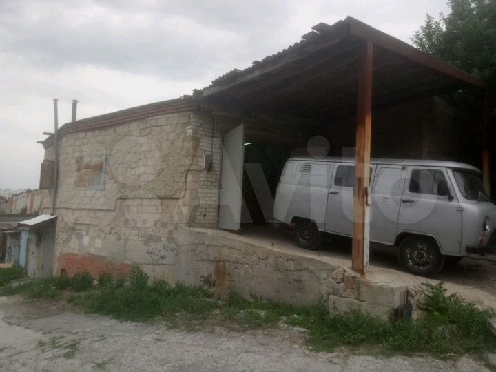 Гараж, > 30 м²