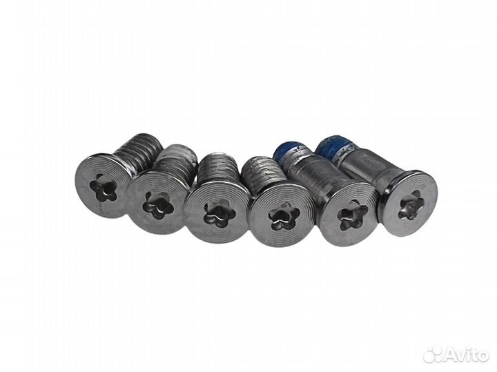 Винты крышки MacBook Pro 15