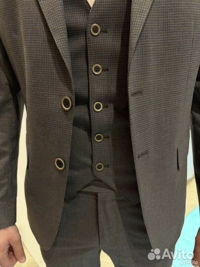 Костюм классика мужской 48 тройка