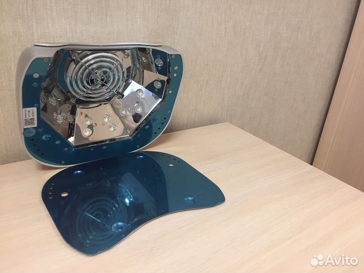 Лампа для ногтей