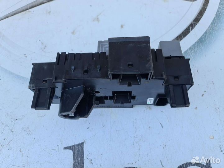 Блок реле Mercedes W222