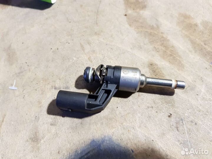 Форсунка топливная Volkswagen golf 6