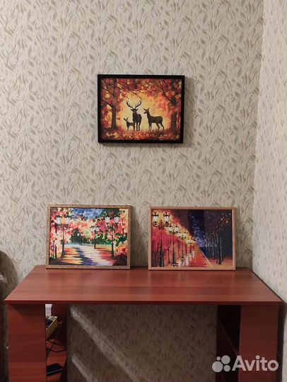 Олени в осеннем лесу