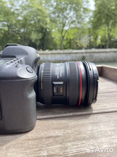 Зеркальный фотоаппарат 5D mark ii