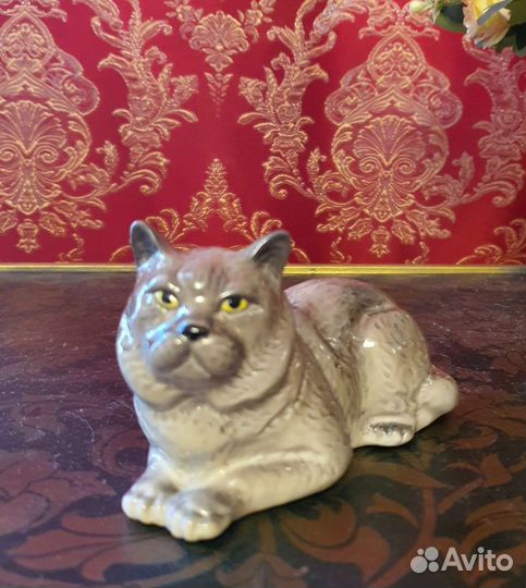 Статуэтка фарфоровая котёнок кошка