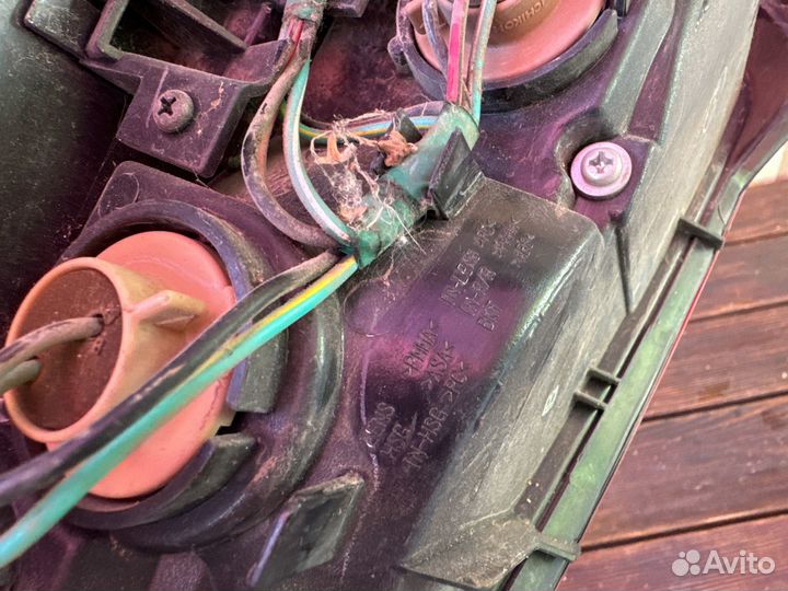 Задний правый фонарь nissan juke