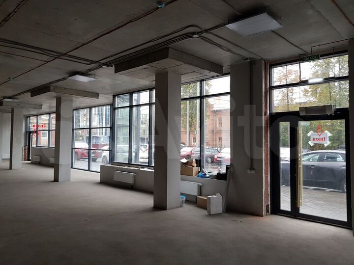 Помещение в центре с вытяжкой, 161 м²