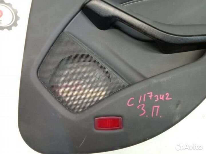 Обшивка двери задняя правая Mercedes-Benz