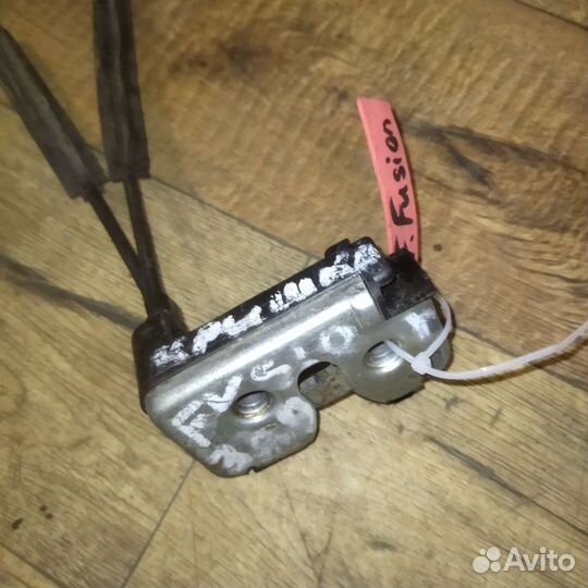 Замок багажника Ford Fusion