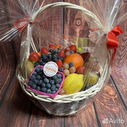 Фруктовая корзина на подарок