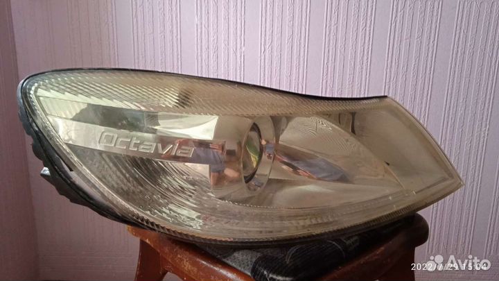 Правая фара на skoda octavia A5