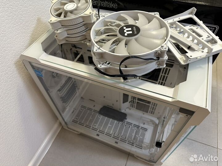 Корпус thermaltake view 51 white