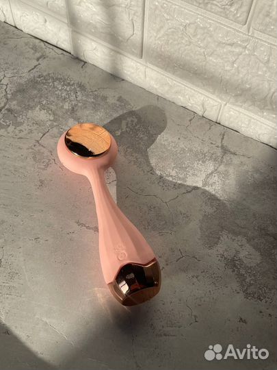 Электрическая силиконовая щетка для лица