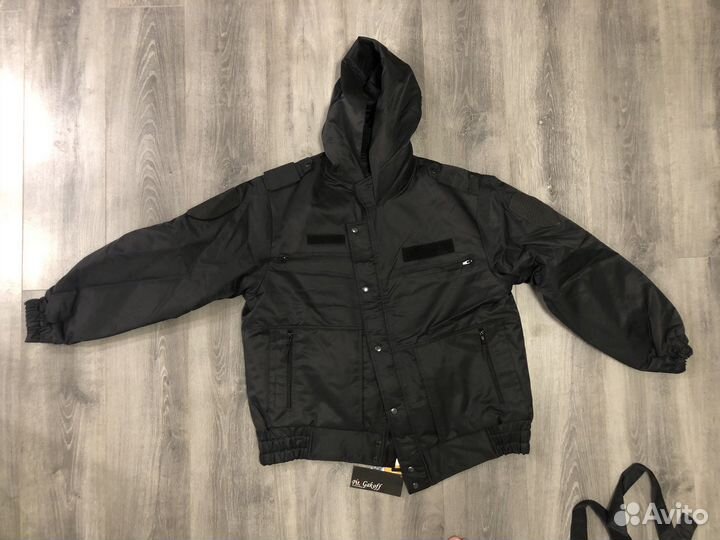 Черная форма охранника